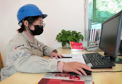 任洋洋：小小一朵花，青春吐芳華