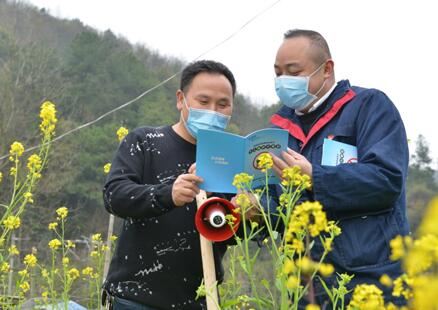 決戰(zhàn)脫貧攻堅(jiān):三位駐村第一書記的暖心事