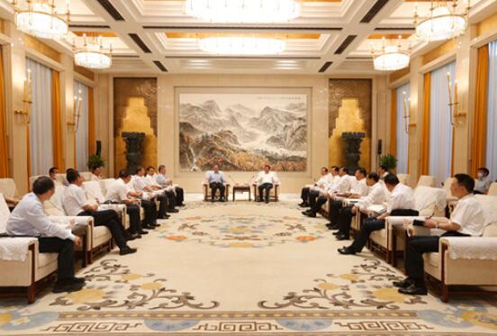 湖北省委書記應(yīng)勇、省長王曉東會見國家電網(wǎng)董事長、黨組書記毛偉明