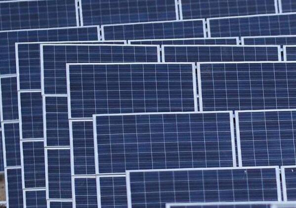 廣東梅州兩個光伏復合項目總投資35億元，年發(fā)電量為77000萬度