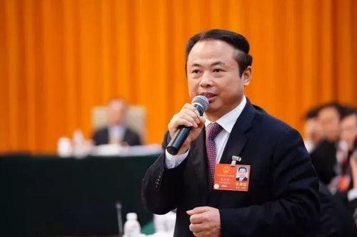 發(fā)展智慧型儲能電站 助力實現(xiàn)“碳達峰、碳中和”——訪全國人大代表、天能控股集團董事長張?zhí)烊? width=