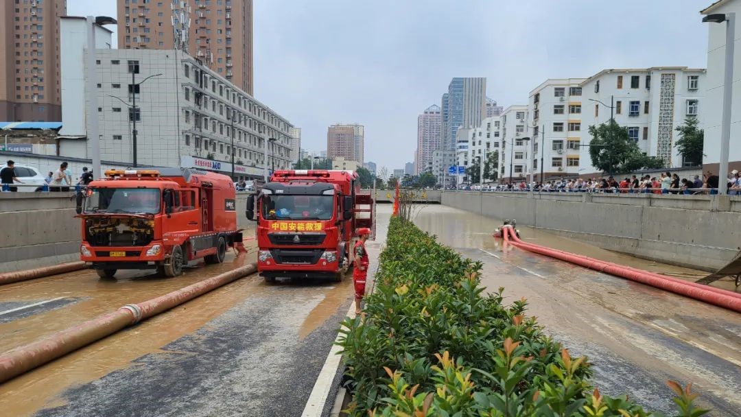 千里征程未下鞍，排澇備勤又揚鞭——中國安能第三工程局就位后立即組織搶險救援工作