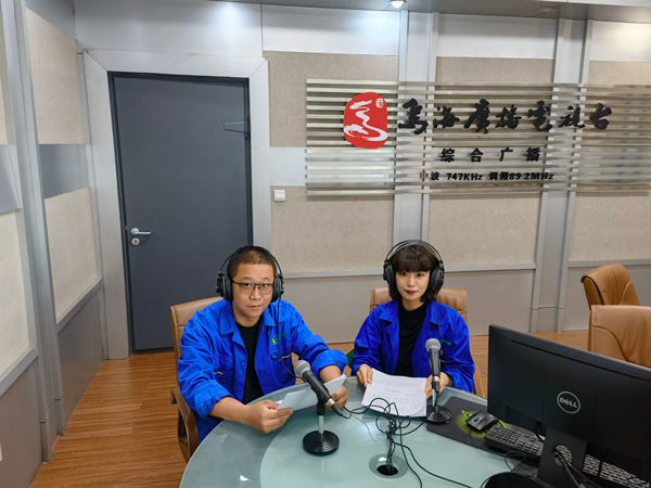 烏海電業(yè)局千里山分局:走進“行風(fēng)熱線”,提升優(yōu)質(zhì)服務(wù)
