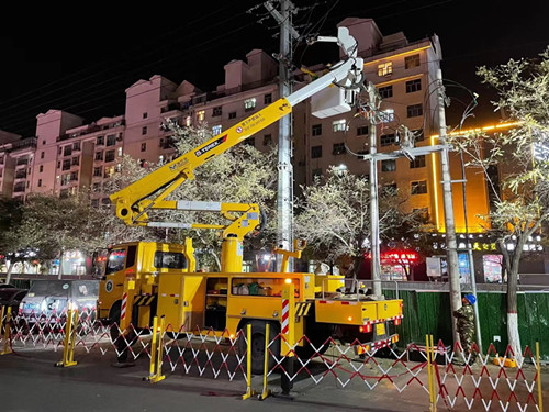 烏海電業(yè)局配電帶電作業(yè)處:堅(jiān)守蒙電責(zé)任,勇戰(zhàn)寒潮