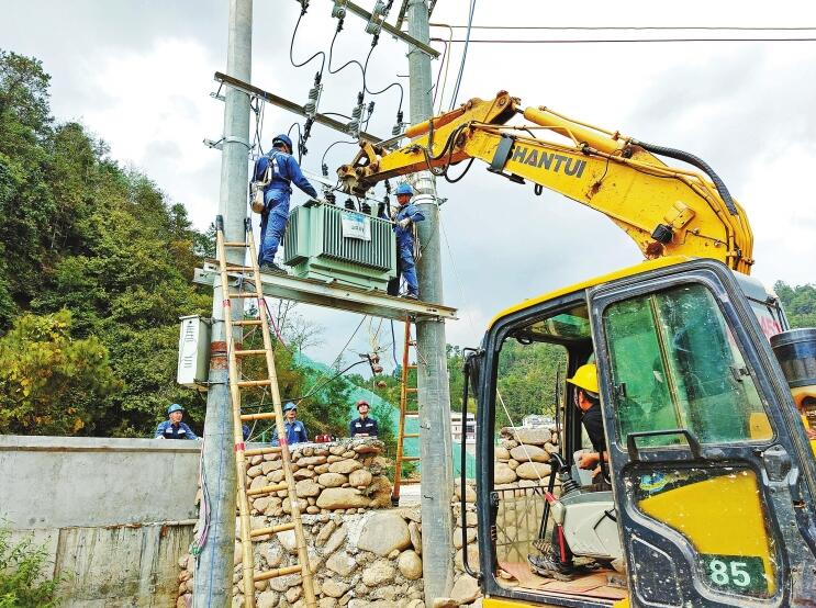 南方電網(wǎng)公司加強(qiáng)農(nóng)村電網(wǎng)建設(shè)，以充足電力激發(fā)鄉(xiāng)村活力