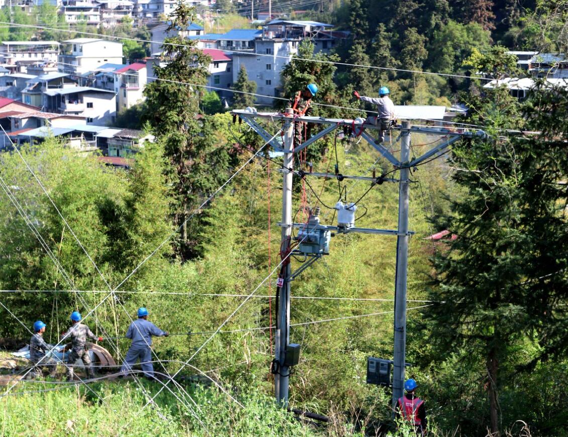 國網武夷山市供電公司:“三跨”線路改造 消除安全隱患