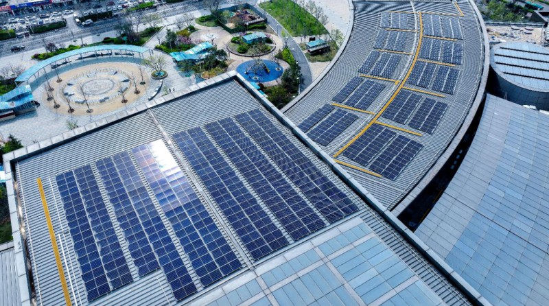 1.2MW！山東商業(yè)綜合體屋頂光伏發(fā)電項(xiàng)目并網(wǎng)發(fā)電