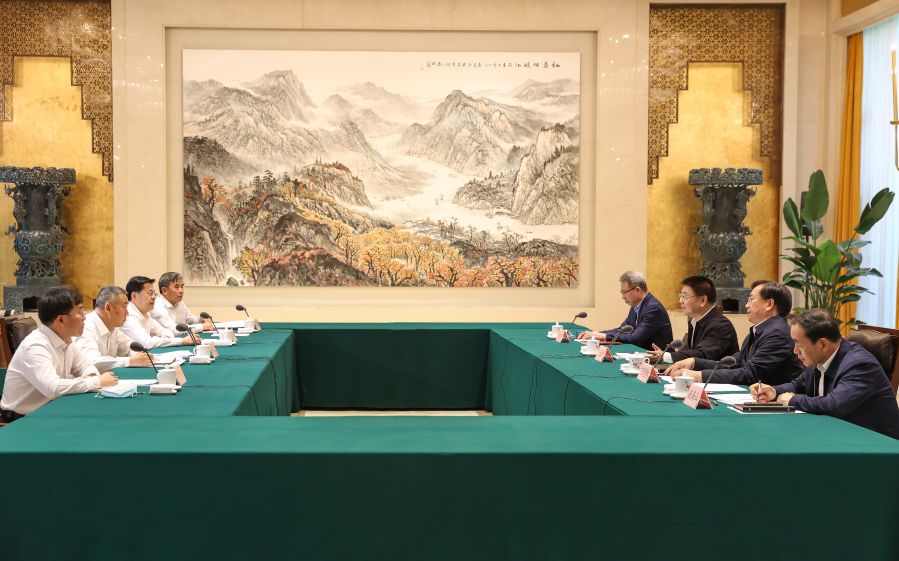 雷鳴山、韓君拜會(huì)湖北省委書記王蒙徽、省長(zhǎng)王忠林