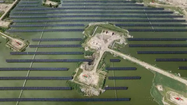 18.73MW！中石油首個(gè)水面光伏項(xiàng)目并網(wǎng)發(fā)電