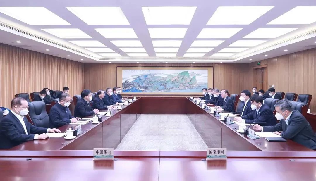 辛保安董事長(zhǎng)、張智剛總經(jīng)理與中國(guó)華電董事長(zhǎng)江毅、總經(jīng)理葉向東會(huì)談