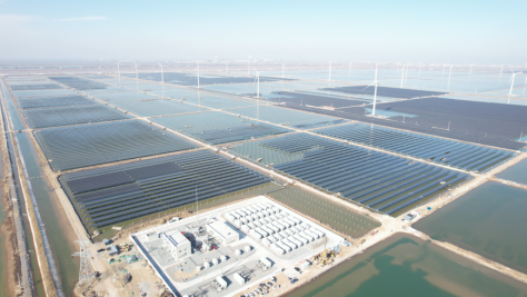 300MW！魯北鹽堿灘涂風(fēng)光儲(chǔ)輸一體化基地一期項(xiàng)目并網(wǎng)