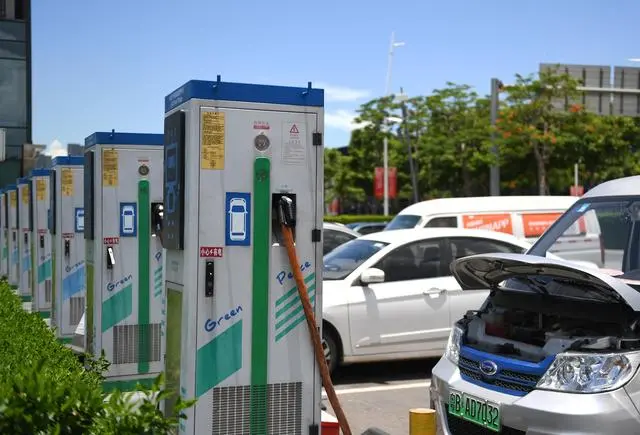 中國(guó)電動(dòng)車企駛?cè)肴毡尽八{(lán)?！笔袌?chǎng)