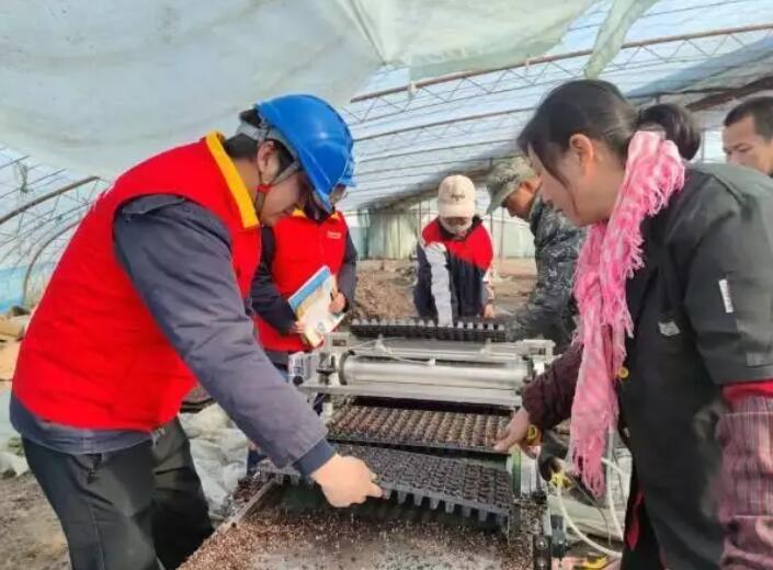 國(guó)網(wǎng)新疆電力公司貼心服務(wù)，為春耕春灌用電保駕護(hù)航