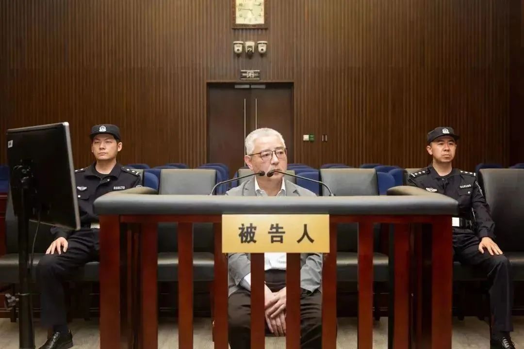 被控受賄1.56億，原上海電氣集團股份有限公司總裁、董事長鄭建華受審