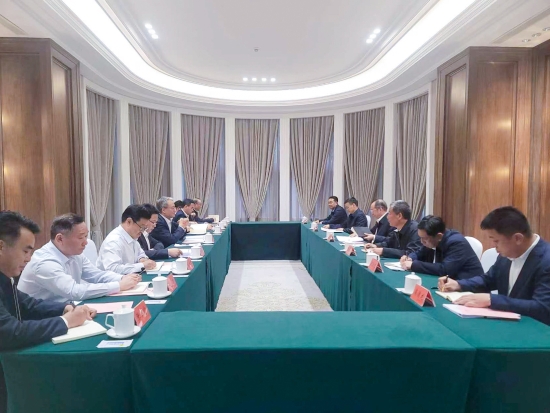 中國電建黨委副書記、總經(jīng)理王斌與黑龍江省常務(wù)副省長王一新舉行會談