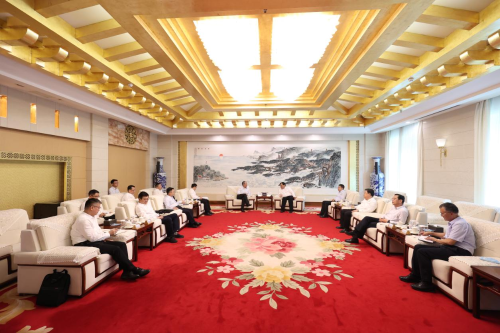 中國(guó)電建黨委副書記、總經(jīng)理王斌與山東省委常委、煙臺(tái)市委書記江成會(huì)談