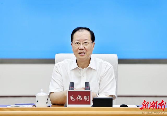 湖南省委副書(shū)記、省長(zhǎng)毛偉明與發(fā)電企業(yè)代表座談：強(qiáng)化擔(dān)當(dāng) 滿發(fā)穩(wěn)發(fā)