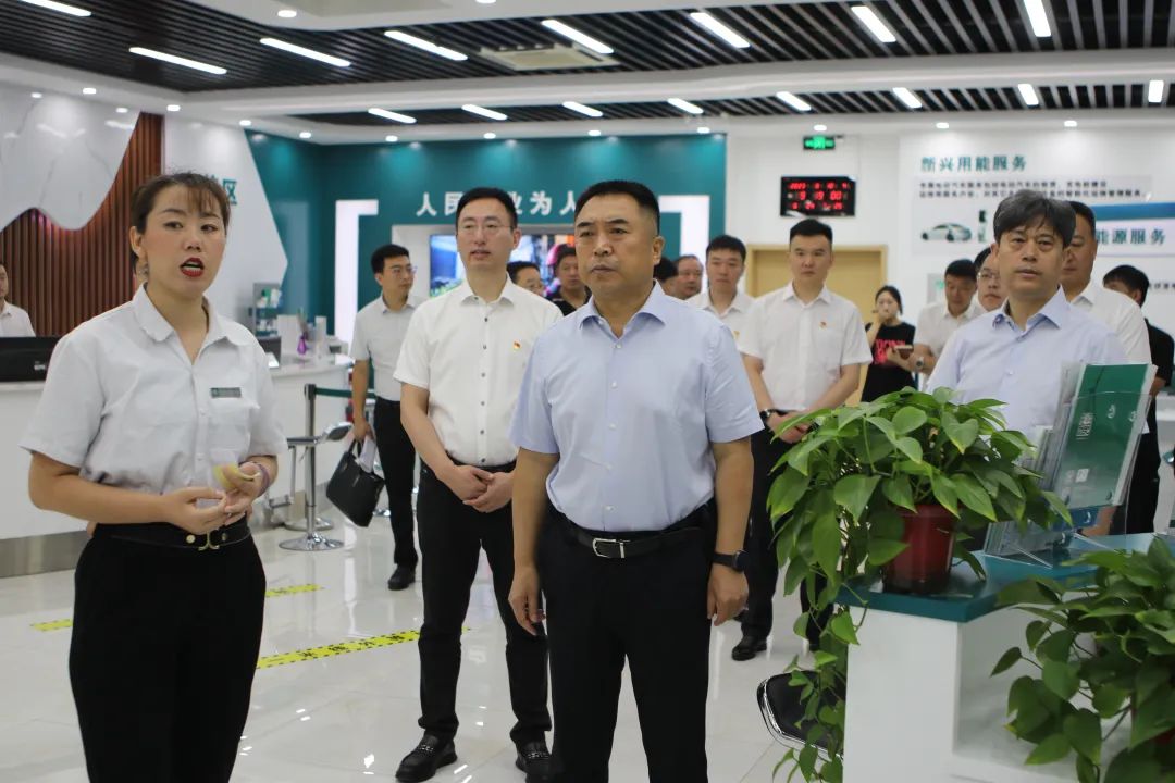香河縣委書記梁寶杰、縣長李海濱調(diào)研國網(wǎng)香河縣供電公司重點(diǎn)工作
