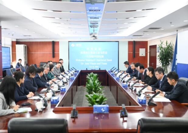 中國電建黨委書記、董事長丁焰章會(huì)見渣打集團(tuán)主席韋浩思