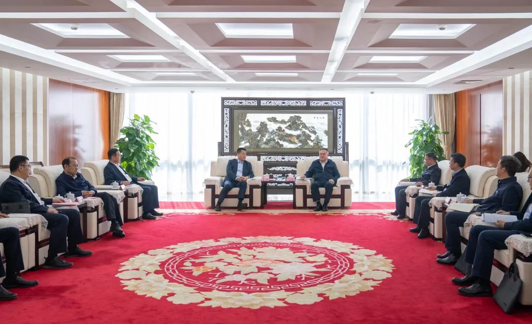 華電集團黨組副書記、總經(jīng)理葉向東與山東能源黨委書記、董事長李偉舉行會談