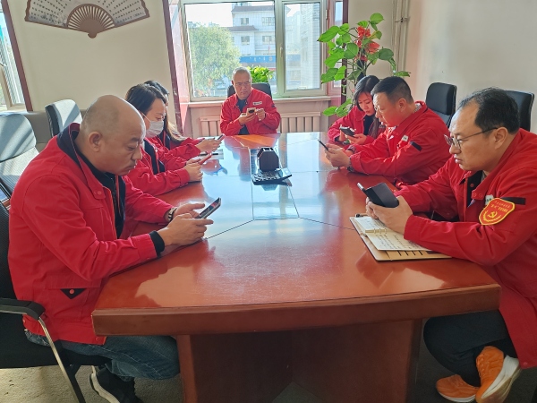 烏海市千里山供電公司：學(xué)習(xí)新細(xì)則，提升班組管理