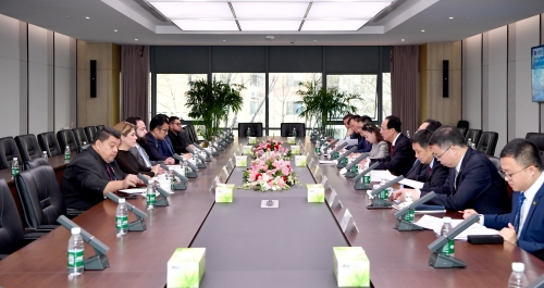 中國電建黨委書記、董事長丁焰章同洪都拉斯國會主席雷東多舉行會談