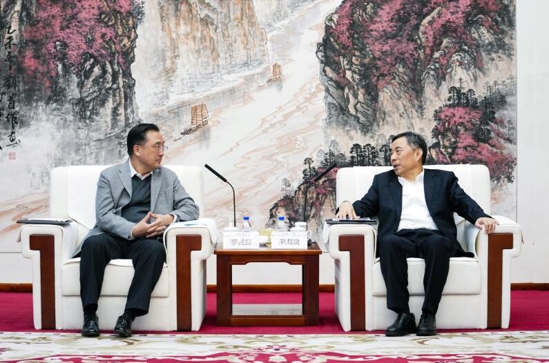 中國(guó)能建黨委書記、董事長(zhǎng)宋海良與華夏銀行黨委書記、董事長(zhǎng)李民吉會(huì)談