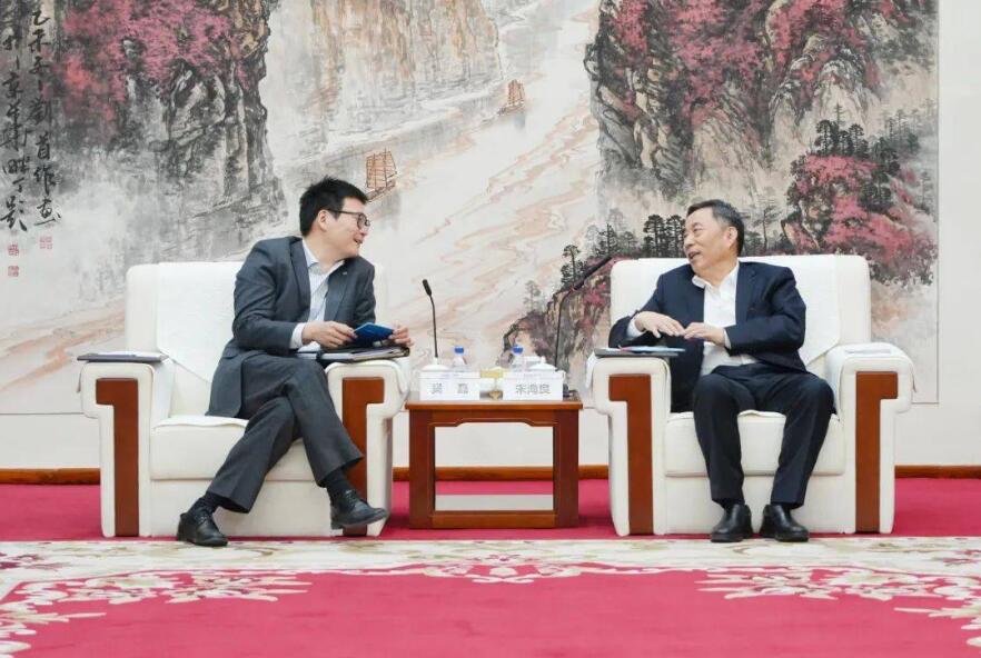 中國能建黨委書記、董事長宋海良與上海電氣集團黨委書記、董事長吳磊會談