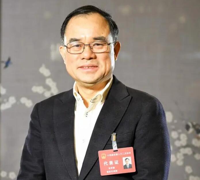 【兩會(huì)好聲音】全國(guó)人大代表、長(zhǎng)安汽車董事長(zhǎng)朱華榮：強(qiáng)化市場(chǎng)調(diào)節(jié)手段，進(jìn)一步改善汽車消費(fèi)環(huán)境