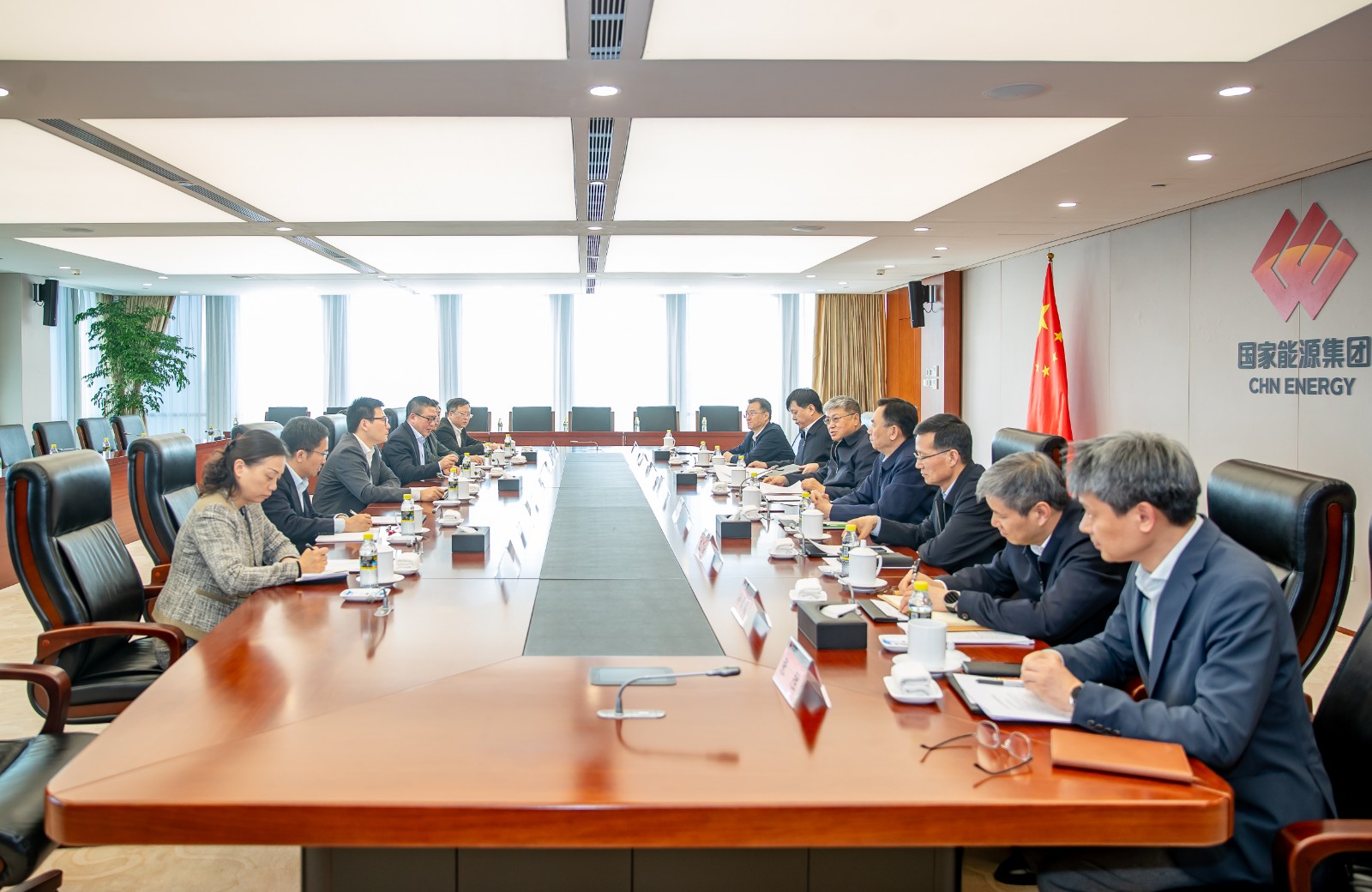國家能源集團(tuán)黨組書記、董事長劉國躍會見上海電氣集團(tuán)黨委書記、董事長吳磊