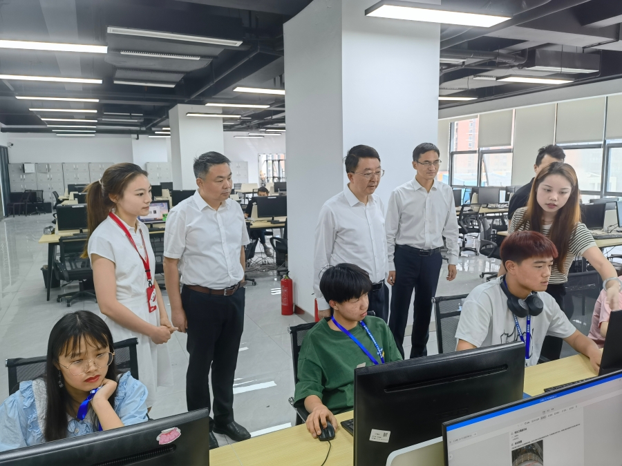 王昕偉赴重慶市奉節(jié)縣、巫山縣調(diào)研定點幫扶工作