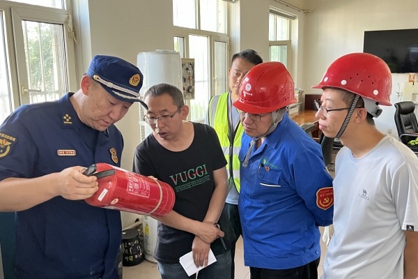 內(nèi)蒙古電力公司烏海千里山供電公司：蒙電愛心光明行，用電無憂筑防線