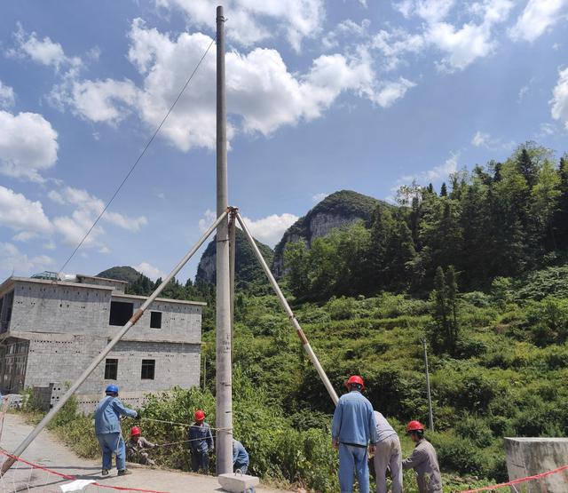 貴州畢節(jié)市郊供電局:電足烤出“黃金葉”