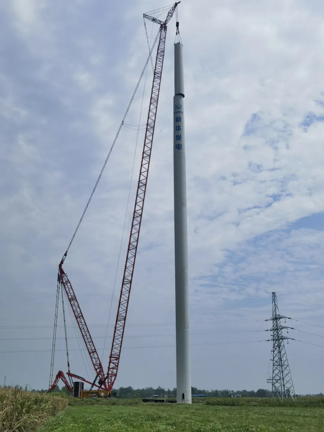河南省唐河縣東王集、畢店60兆瓦風(fēng)電項(xiàng)目塔筒圓滿完成吊裝
