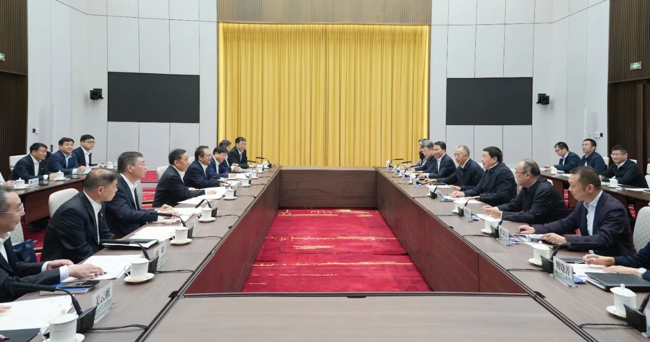 中國能建黨委書記、董事長宋海良與國家電網(wǎng)董事長、黨組書記張智剛會談
