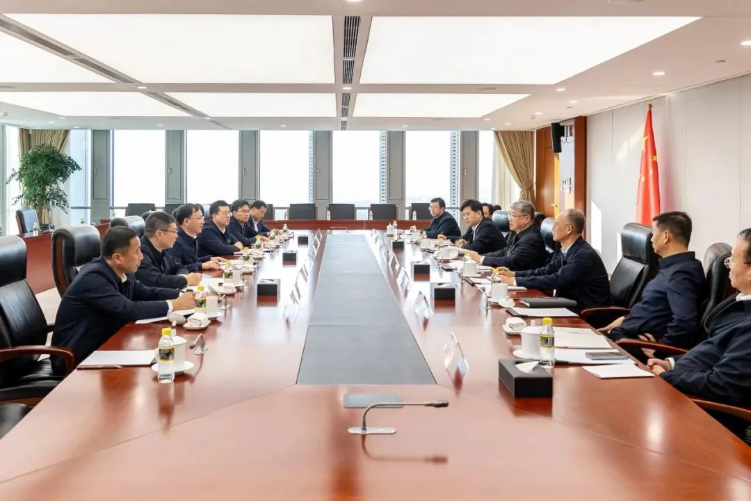 國家能源集團黨組書記、董事長劉國躍與中國大唐黨組副書記、總經(jīng)理張傳江會談
