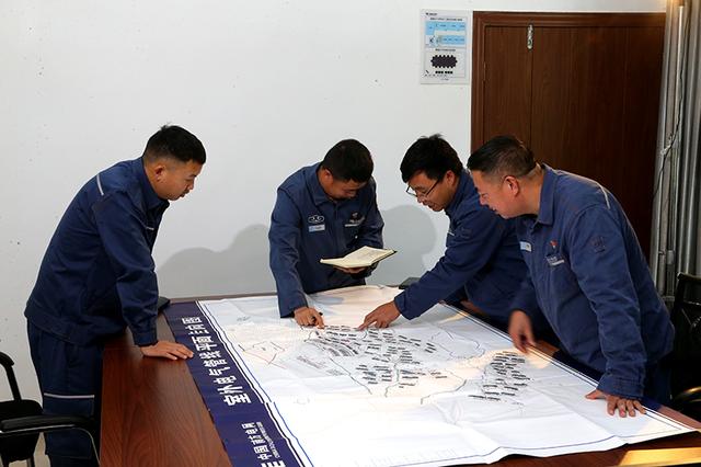 貴州興義供電局研發(fā)“智電擎鋒”機(jī)器人，實(shí)現(xiàn)營配協(xié)同新突破