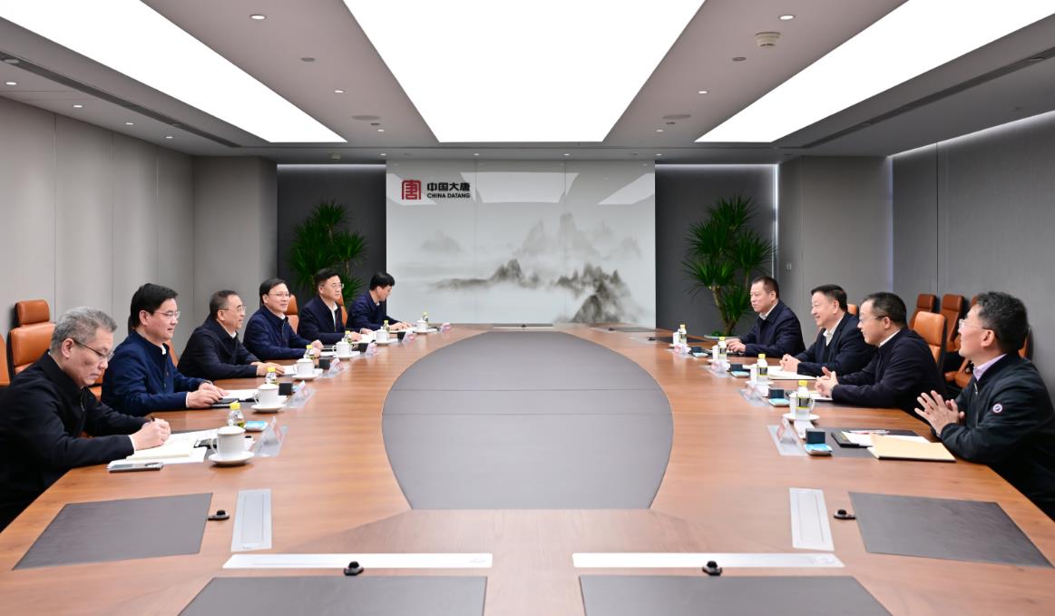 中國大唐董事長鄒磊、總經(jīng)理張傳江與中廣核董事長楊長利、總經(jīng)理高立剛會(huì)談