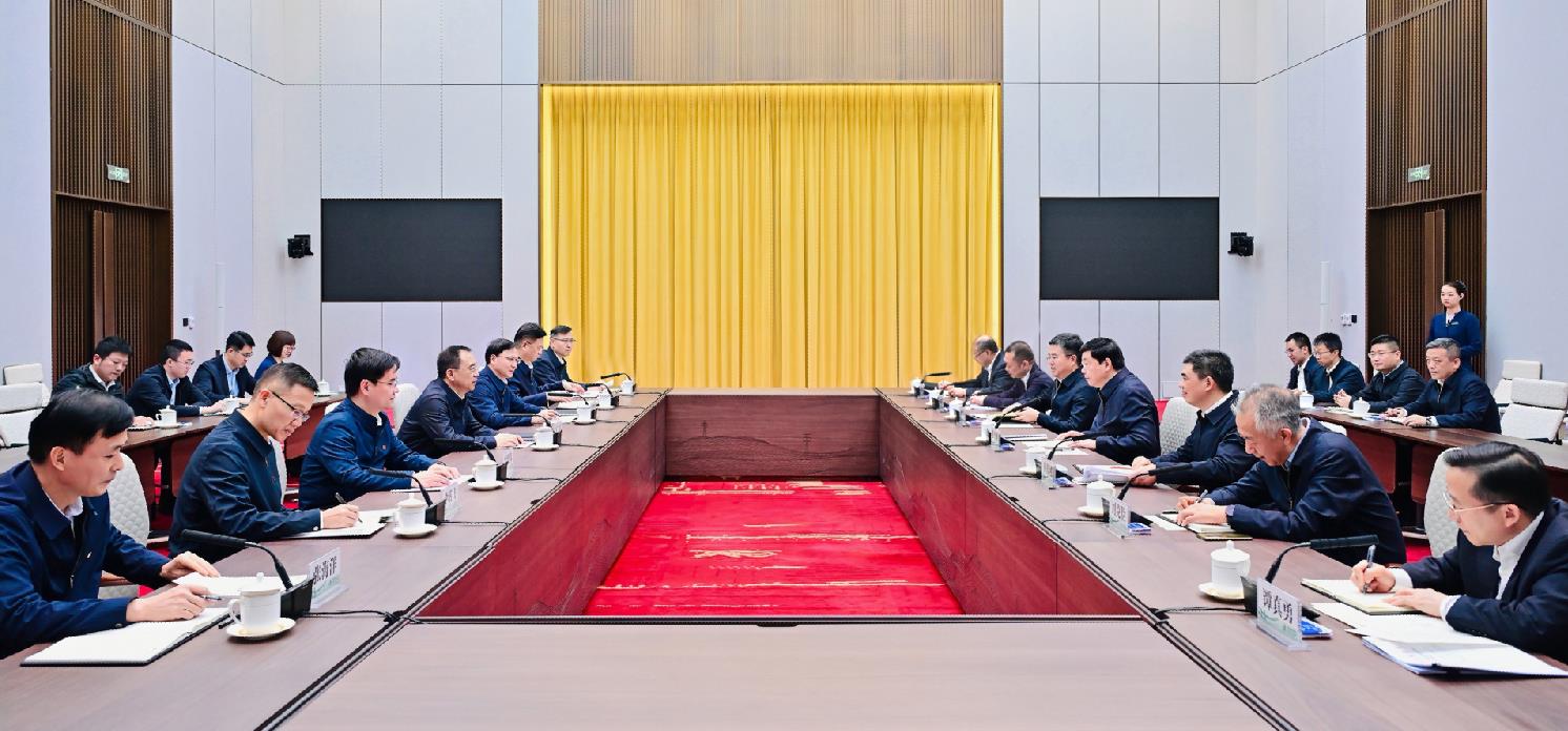 中國大唐集團(tuán)董事長(zhǎng)鄒磊、總經(jīng)理張傳江與國家電網(wǎng)董事長(zhǎng)張智剛、總經(jīng)理龐驍剛會(huì)談