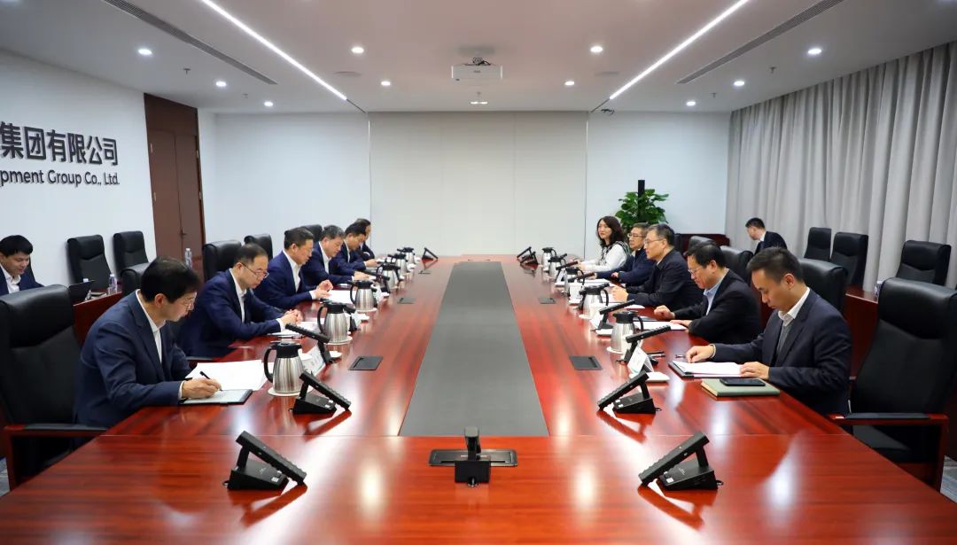 中國(guó)電氣裝備董事長(zhǎng)李洪鳳、總經(jīng)理周群會(huì)見(jiàn)佛