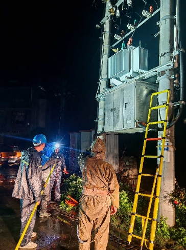 湖北通城：驚雷過后，150戶停電無訴求